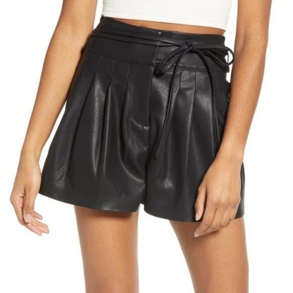 NWT BLANK NYC Faux Leather Paperbag Pleated High Rise Shorts Size 28 Black Edgy